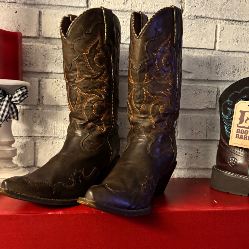 Women's heeled Durango boots 8.5 M